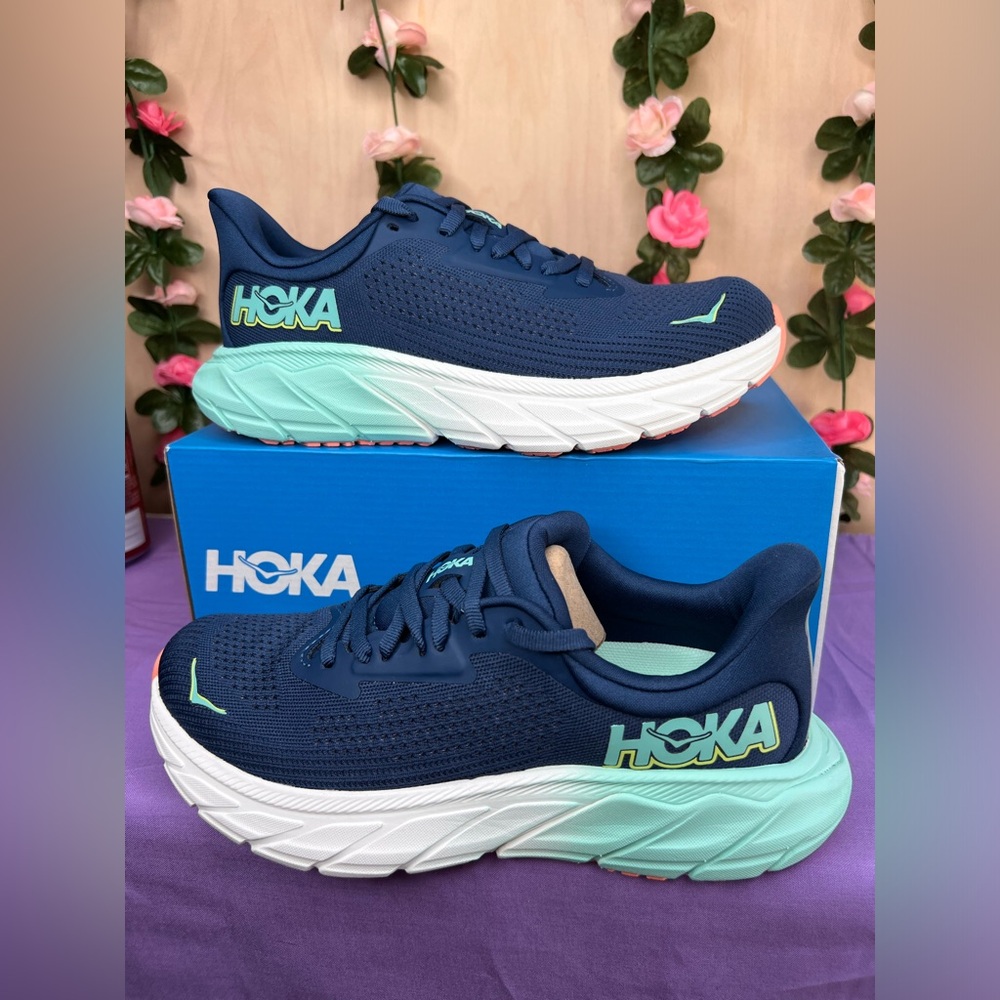 Hoka Arahi 7 Blue & Teal Athletic Sneaker
